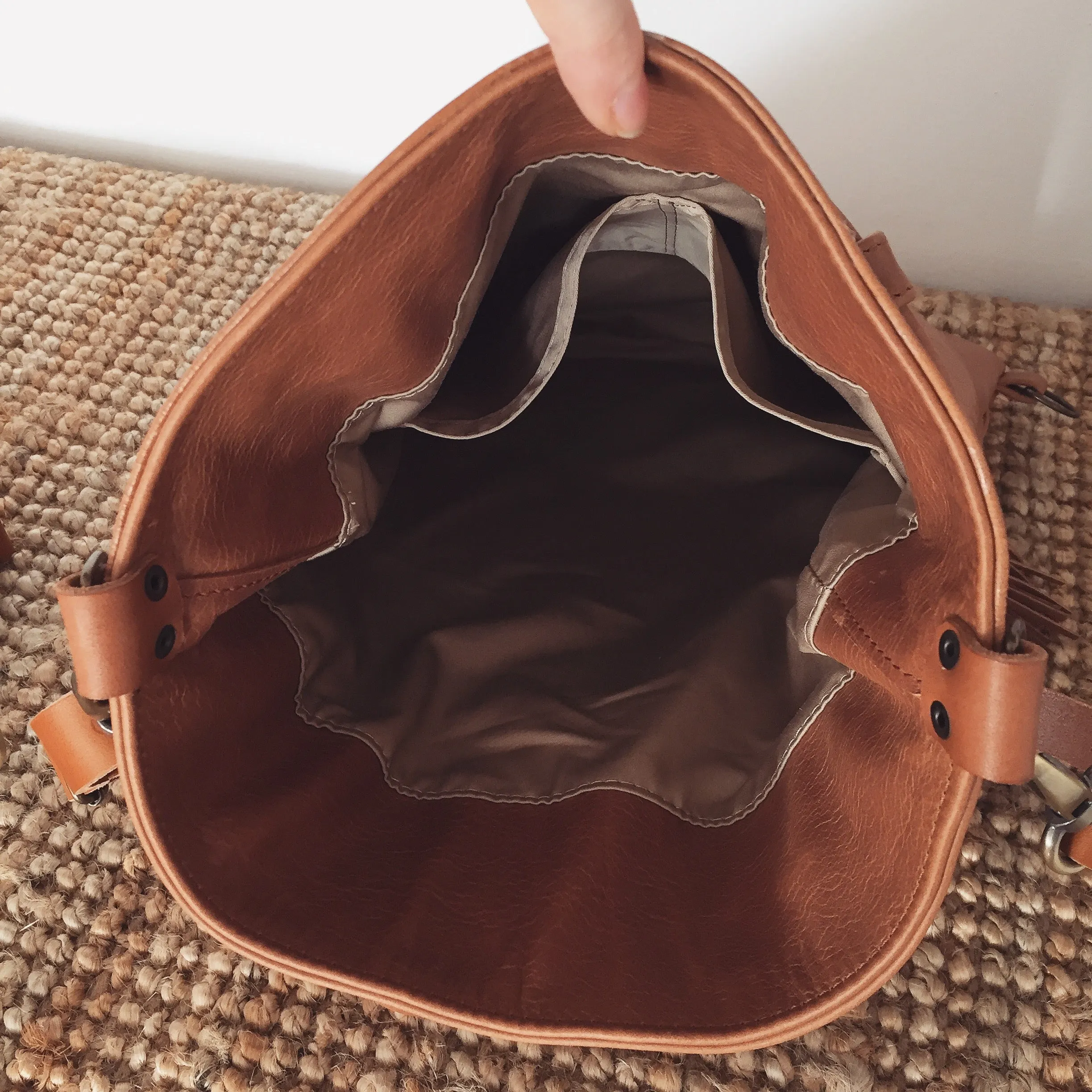 BROWN ORIENTAL BACKPACK/TOTEBAG