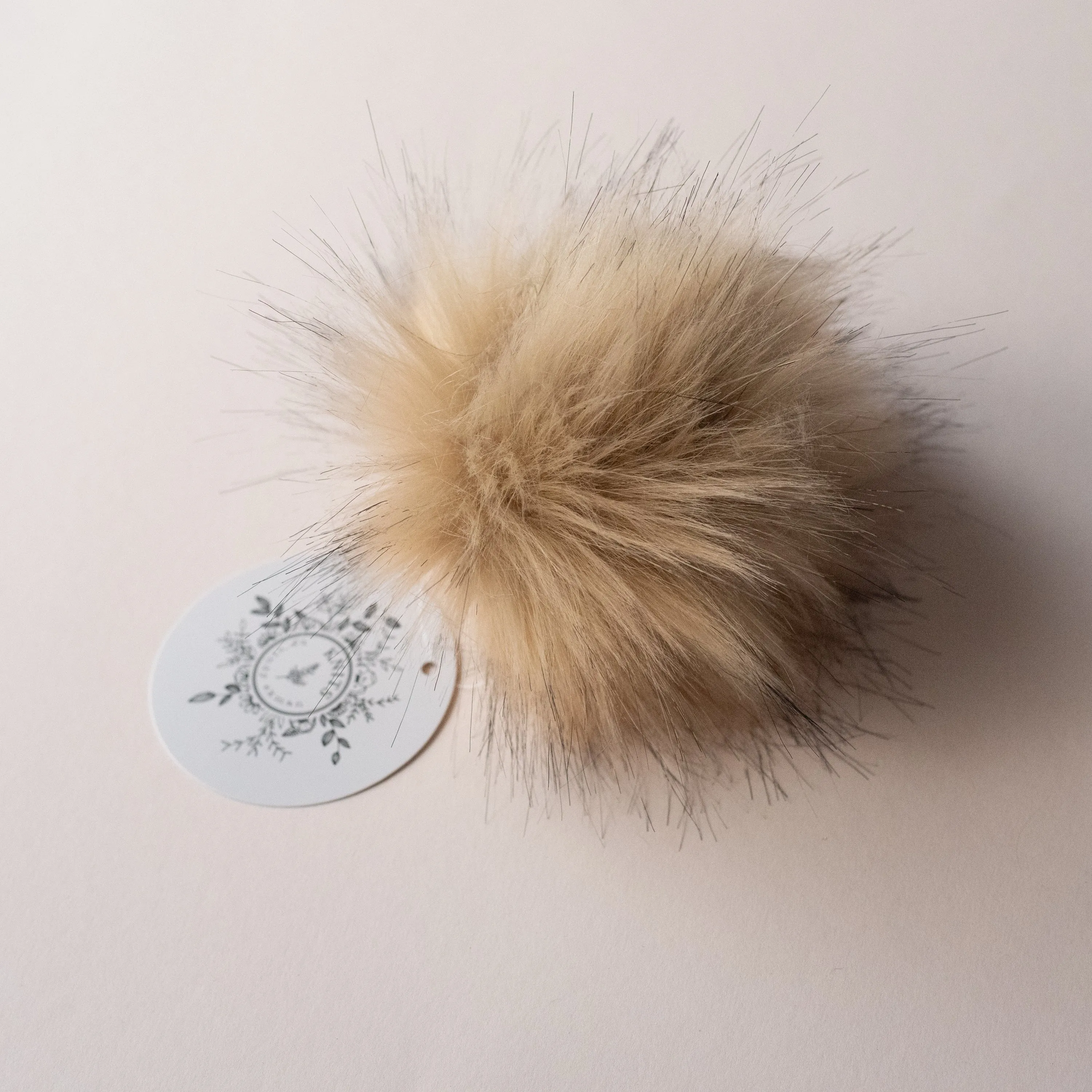 Faux fur Pom pom
